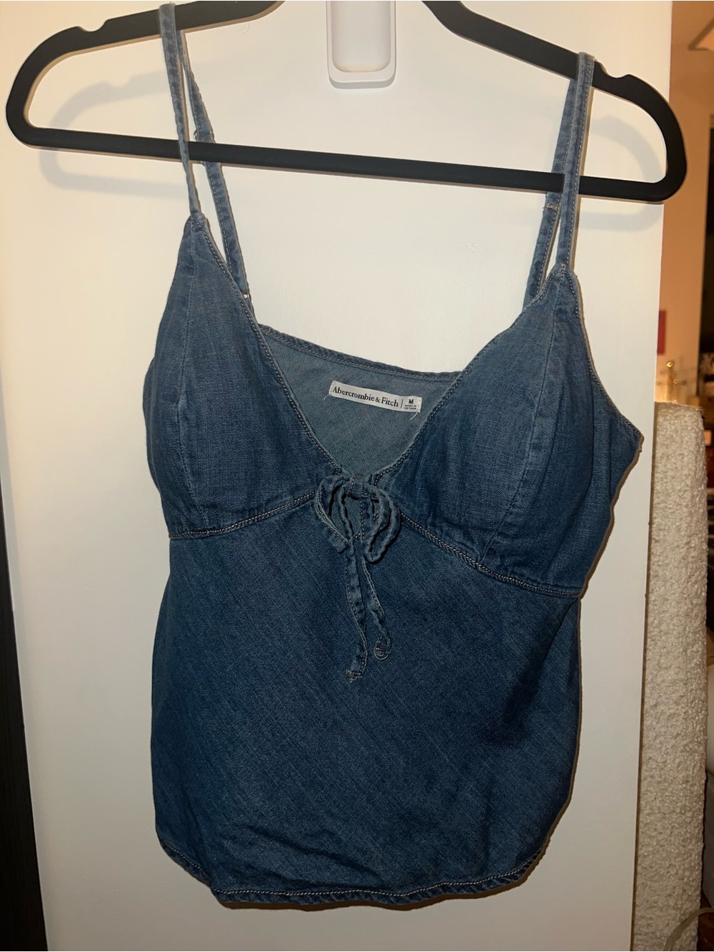 A&F Bra Free Chambray Tie Front Cami - Picture 3 of 4